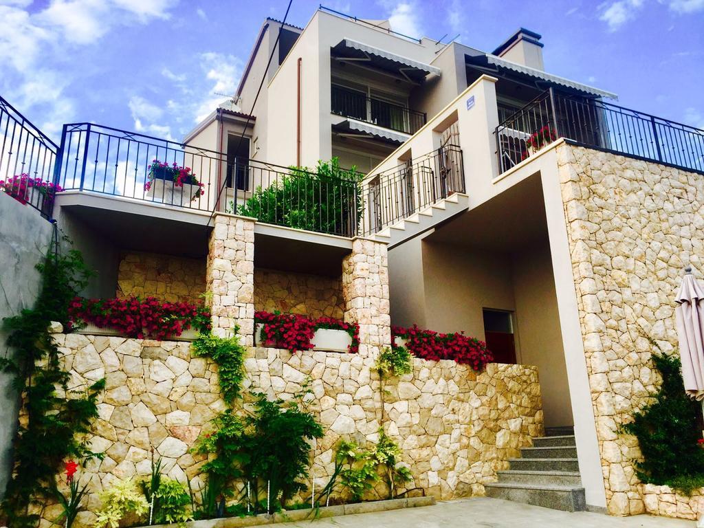 Apartments Villa Manda Нови-Винодолски Экстерьер фото